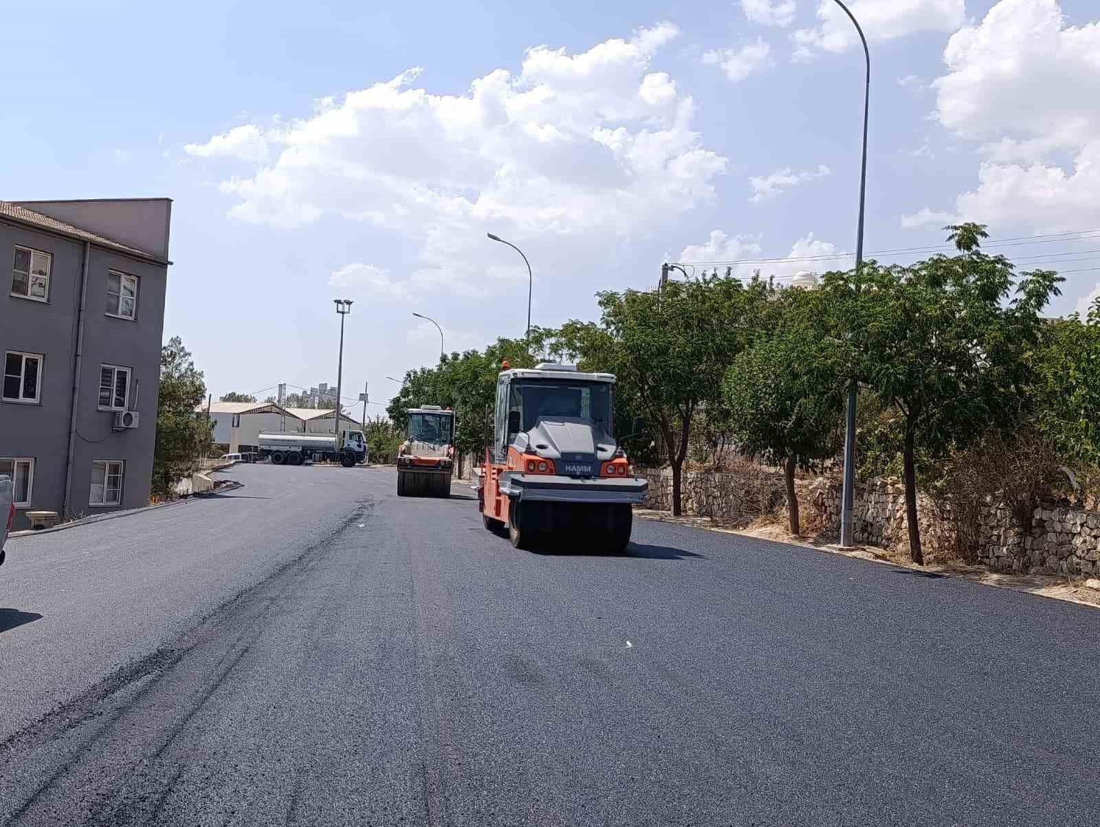 Mardin&rsquo;de yol asfaltlama &ccedil;alışması başlatıldı
