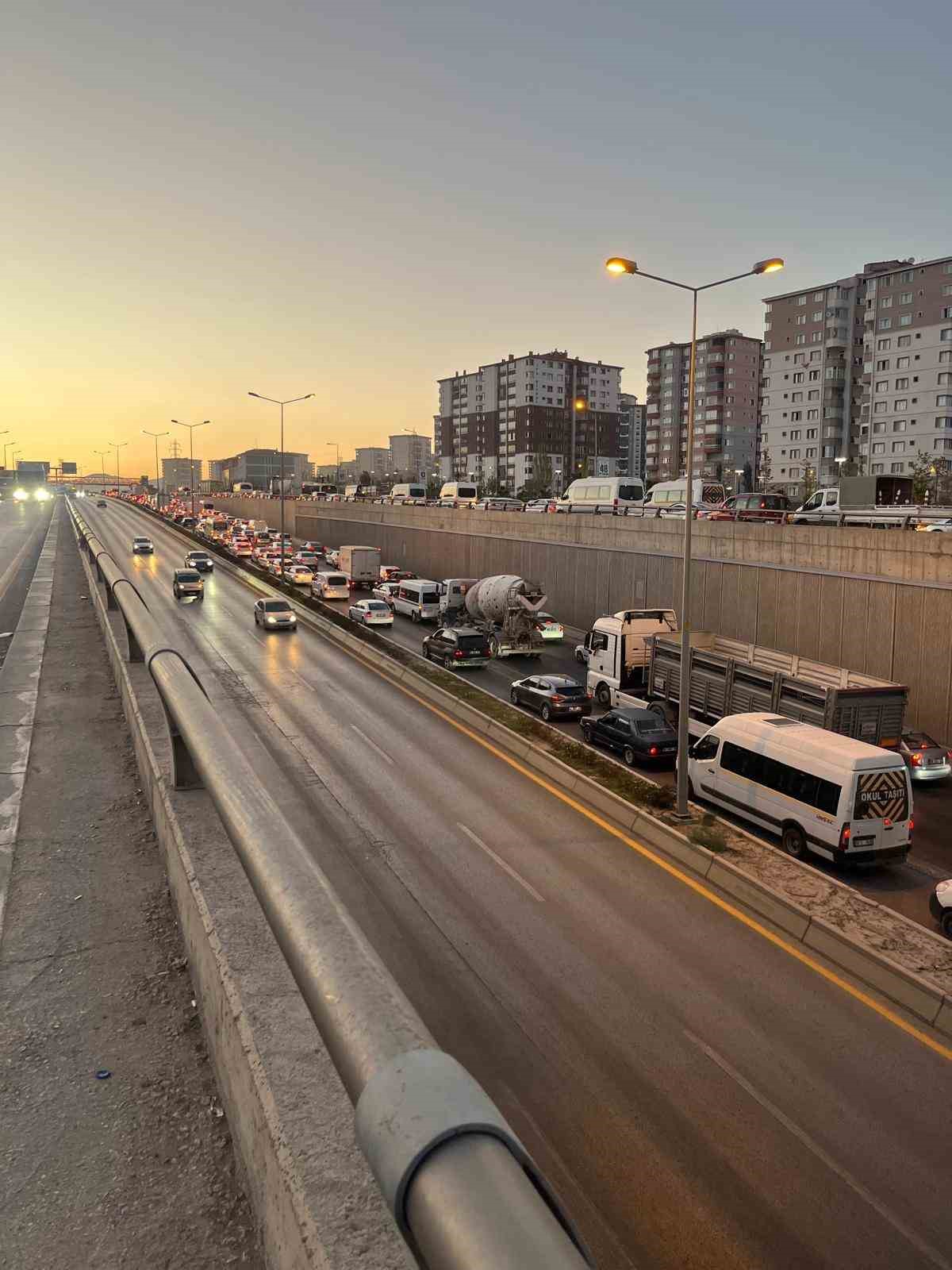 Başkentin büyüyen trafik sorunu karşısında Ankara Büyükşehir Belediyesi yetersiz kaldı