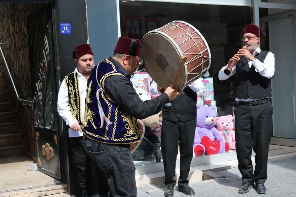 Kırşehir esnafından &rsquo;davullu, zurnalı&rsquo; Ahilik daveti
