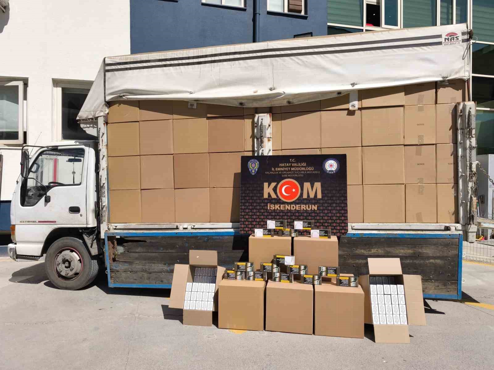 Hatay’da 2 milyon 760 bin adet gümrük kaçağı makaron ele geçirildi