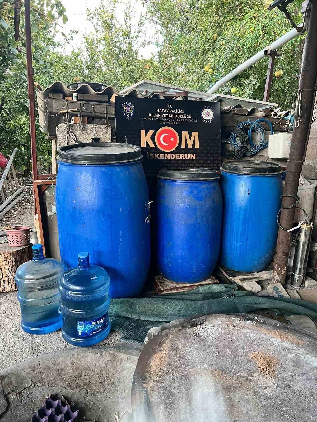 Arsuz&rsquo;da sahte i&ccedil;ki operasyonu
