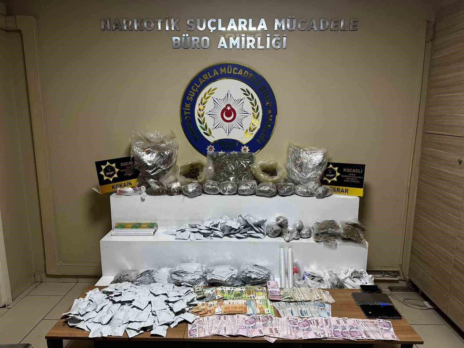 Kocaeli’de narkotik baskını: 5 şüpheli yakalandı, 9 kilo uyuşturucu ele geçti