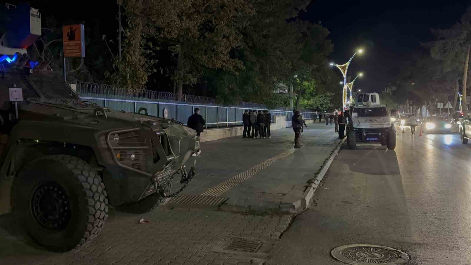 Tatvan’da aranan şahıslara yönelik gece yarısı şok uygulama