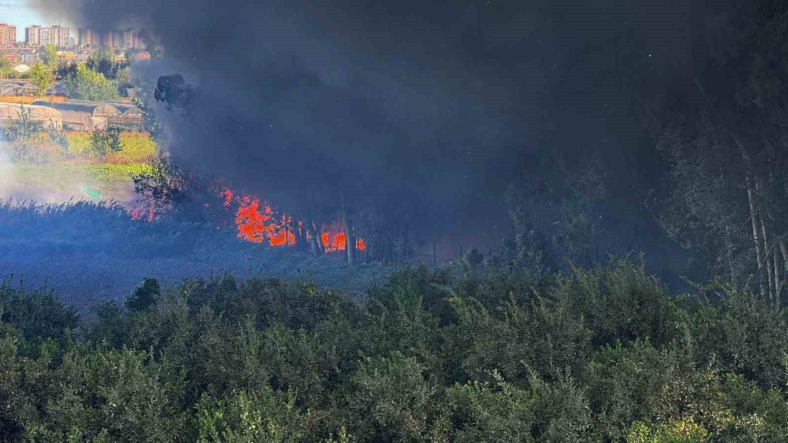 Adana’da geri dönüşüm fabrikasında yangın çıktı