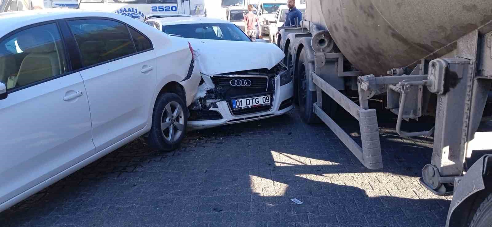 Adıyaman’da, 4 araç bir birine girdi
