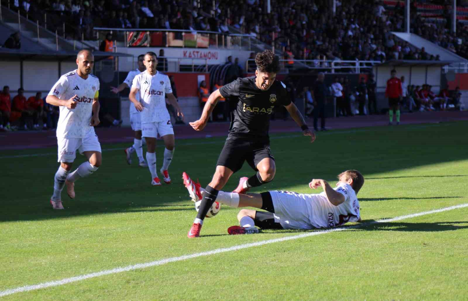 TFF 2. Lig: Kastamonuspor: 1- İnegölspor: 3
