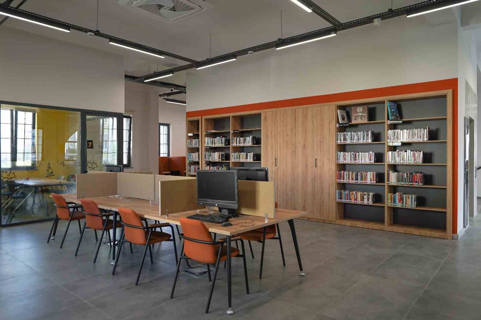 Melikgazi&rsquo;de gen&ccedil;lerin yeni buluşma noktası Akıl K&uuml;p&uuml; K&uuml;t&uuml;phaneleri&rsquo;ne bir yenisi daha ekleniyor
