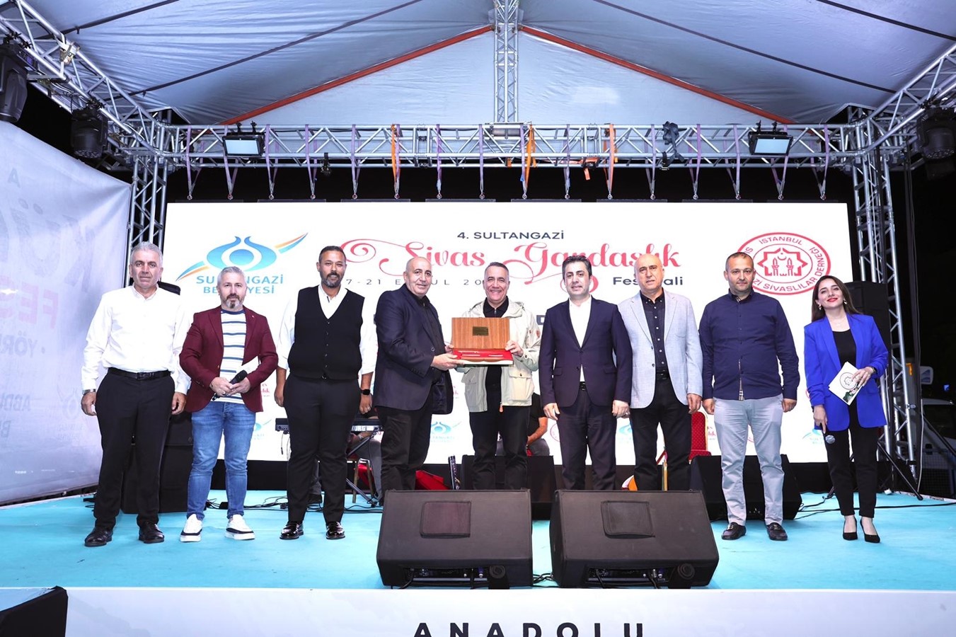 Sultangazi&rsquo;de Sivas Gardaşlık Festivali renkli g&ouml;r&uuml;nt&uuml;lere sahne oldu
