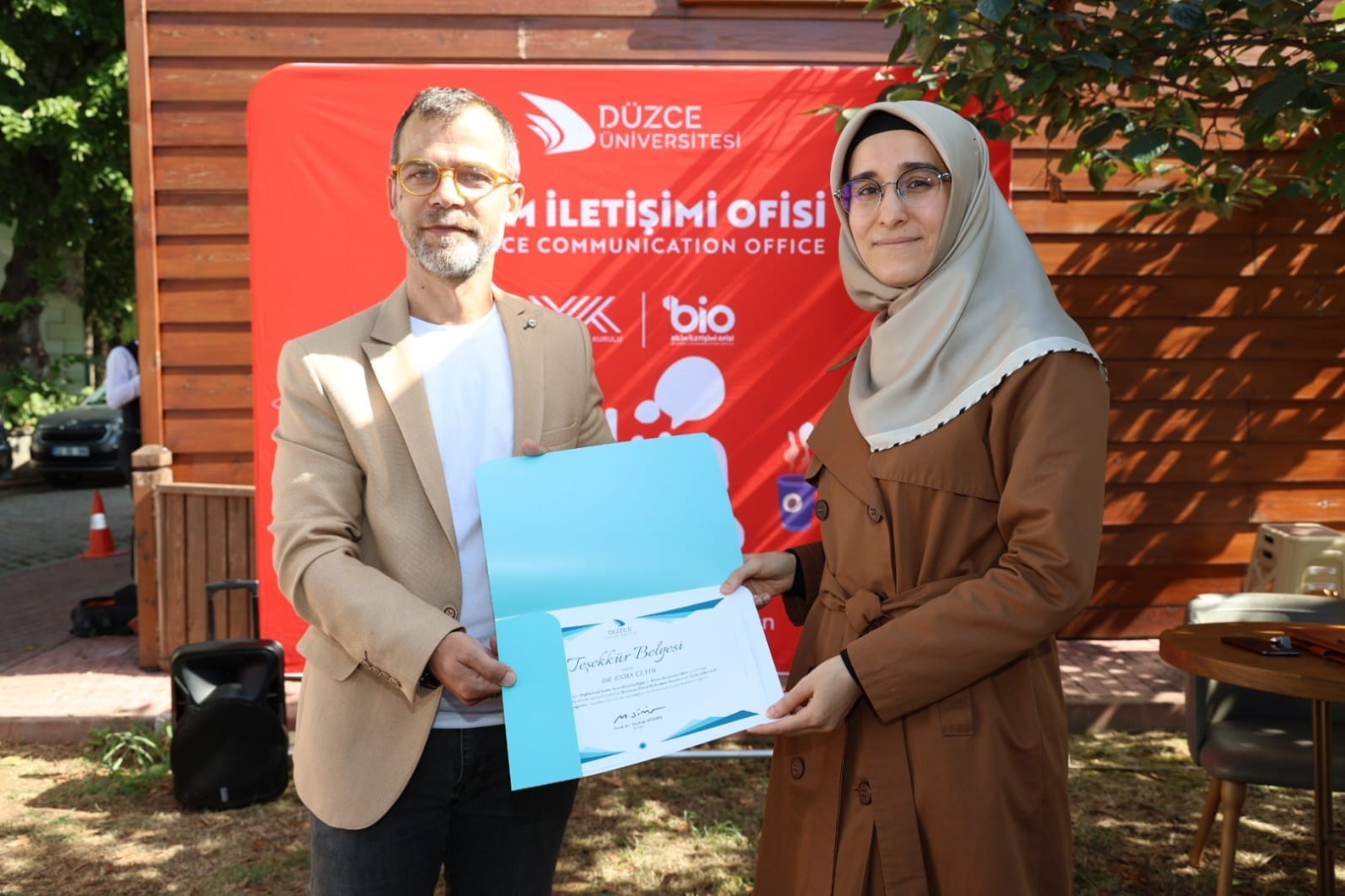 "&Ccedil;ocuk yetiştirme g&ouml;revi televizyon ve sosyal medyaya bırakıldı"
