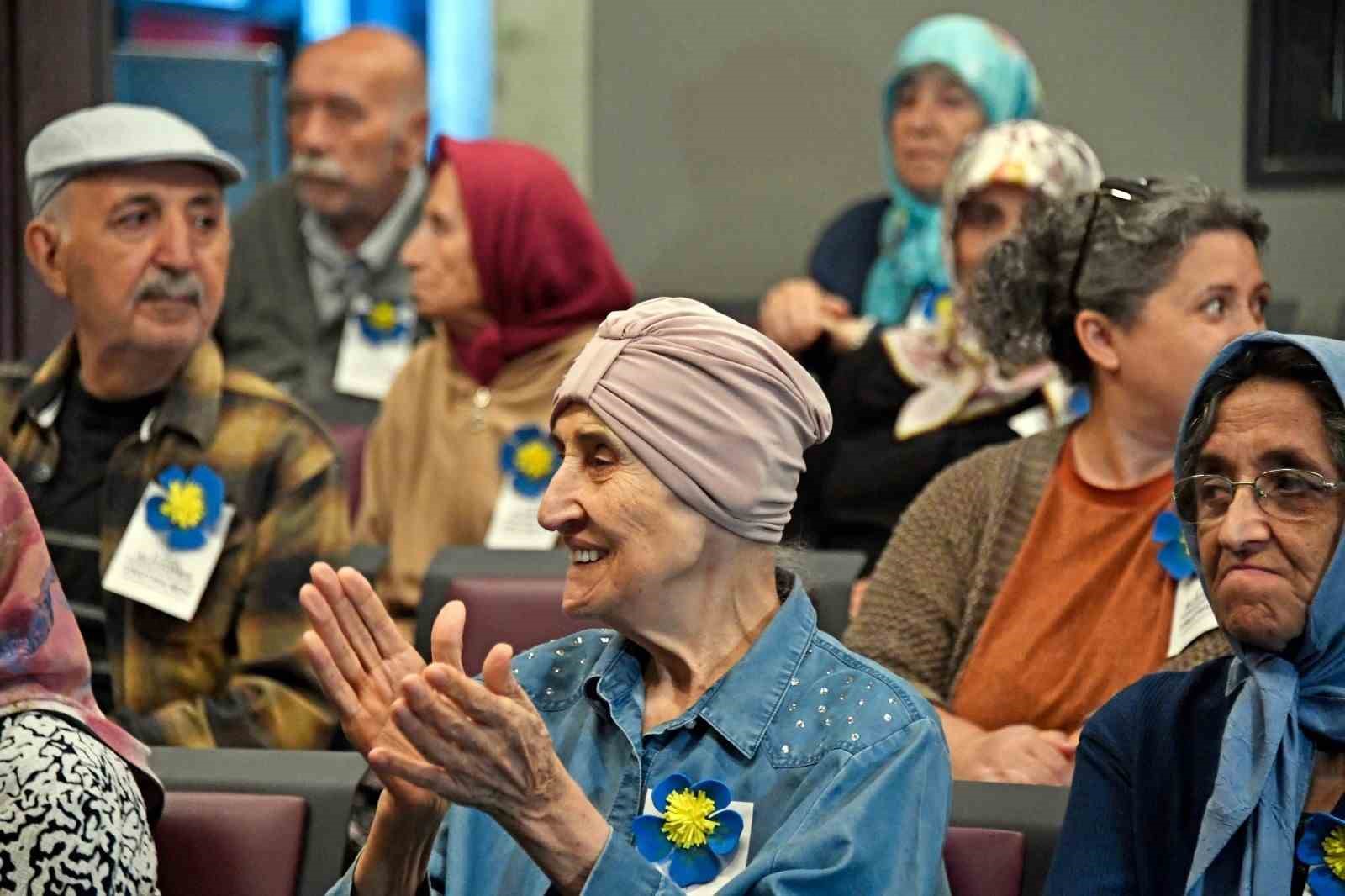 Alzheimer gününde, asırlık çınarlar unutmadıkları böyle kanıtladı