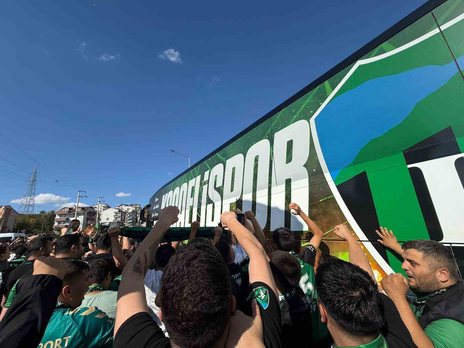 Kocaelispor taraftarından, Çaykur Rizespor maçına yoğun ilgi