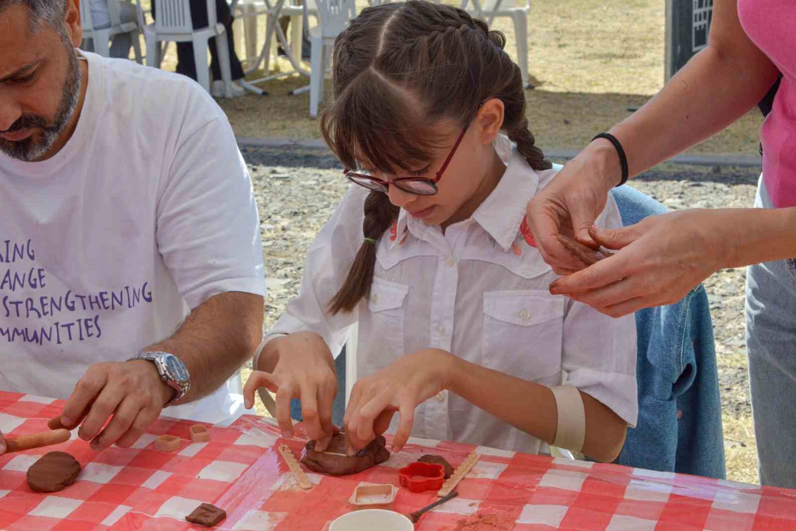 Arkeolojiyi eğlenerek &ouml;ğrendiler
