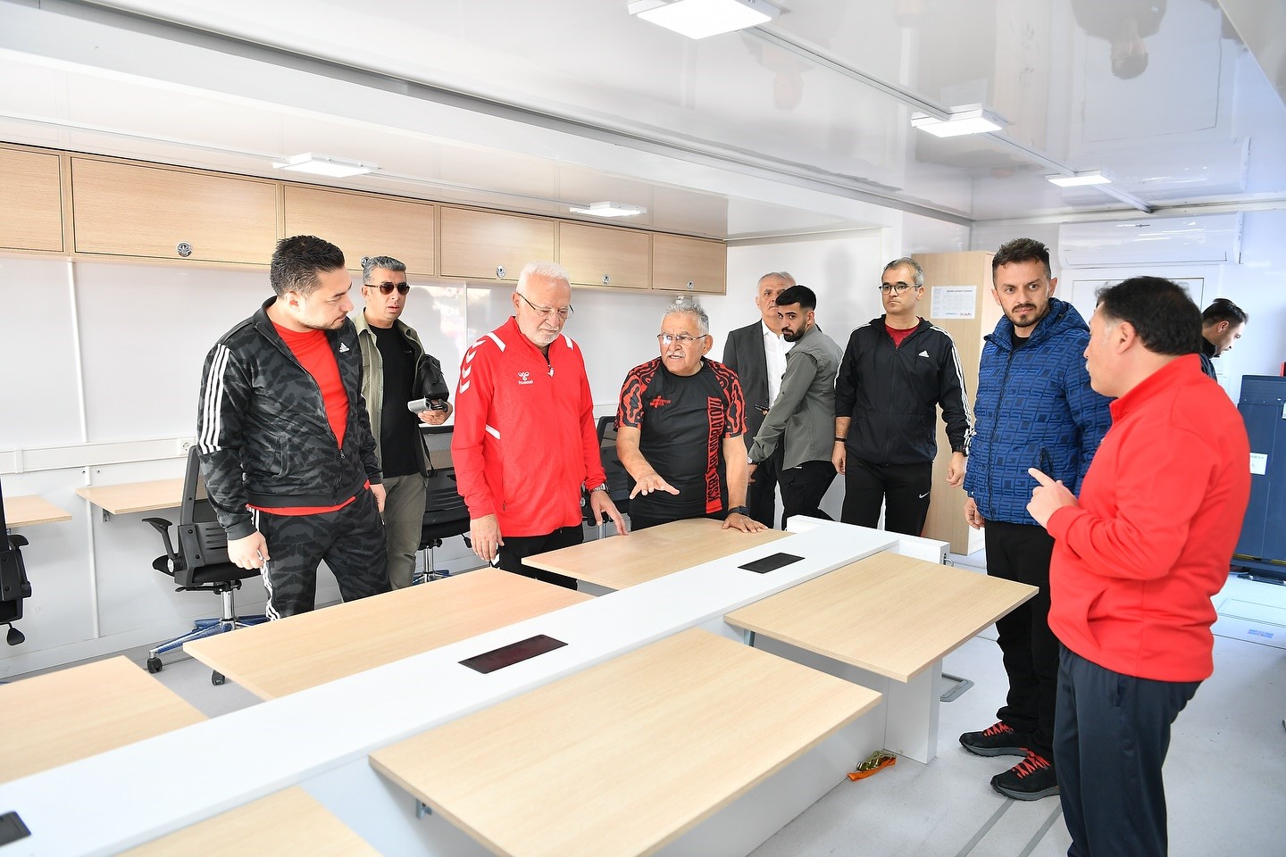 Başkan Büyükkılıç’tan ‘dijital gençlik’ atağı: Mobil Dijital Gençlik Merkezi tanıtıldı