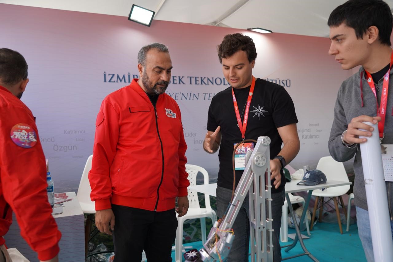 Rektör Akkaya, TEKNOFEST İstanbul’da bilim ve teknoloji tutkunlarıyla buluştu
