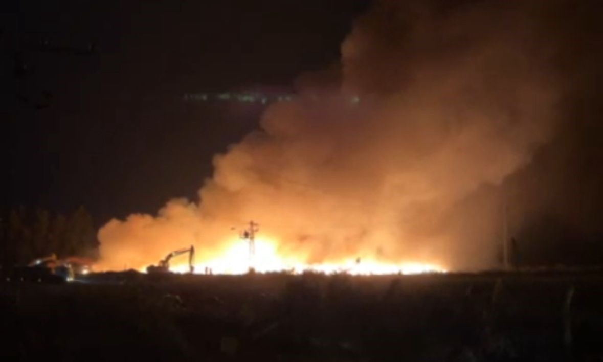 Adana’da geri dönüşüm fabrikasındaki yangın 14 saattir devam ediyor