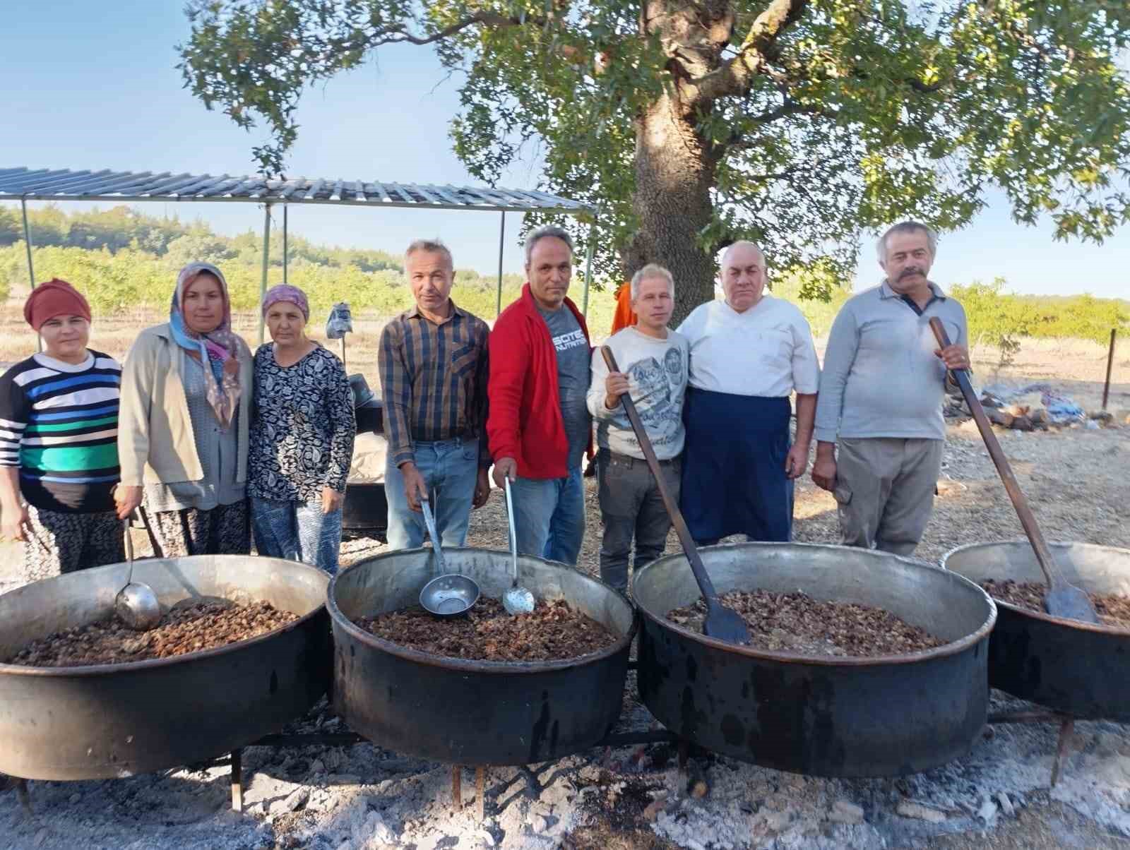 Kula&rsquo;da Bağdatlı Sultan Anma Etkinlikleri binlerce kişiyi buluşturdu
