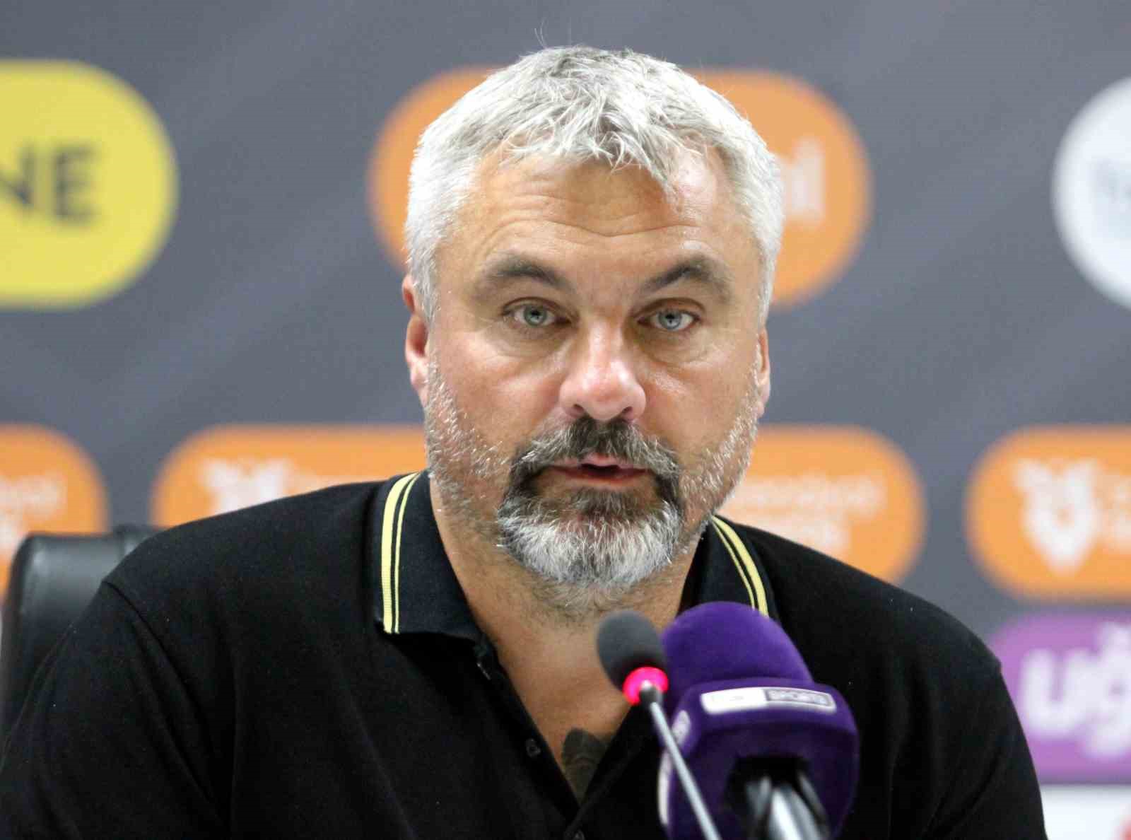 Thomas Reis: "Bu zeminde kendi oyunumuzu oynamakta çok zorlanıyoruz"