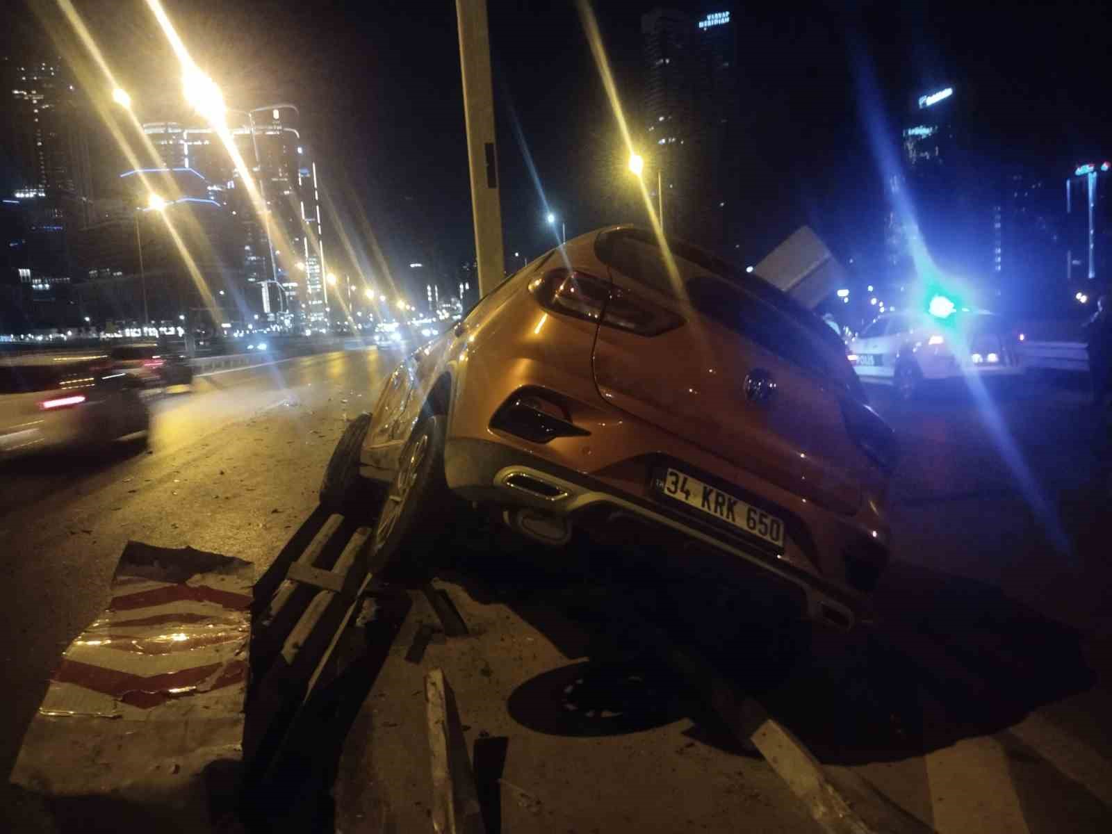 Ataşehir&rsquo;de makas kazaya neden oldu: 3 yaralı
