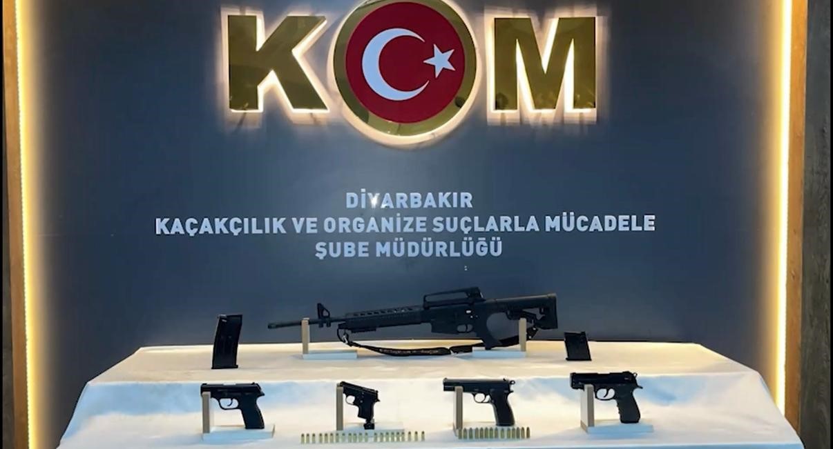 Diyarbakır’da kaçakçılık operasyonlarında çok sayıda silah ve aparatı ele geçirildi: 6 tutuklama
