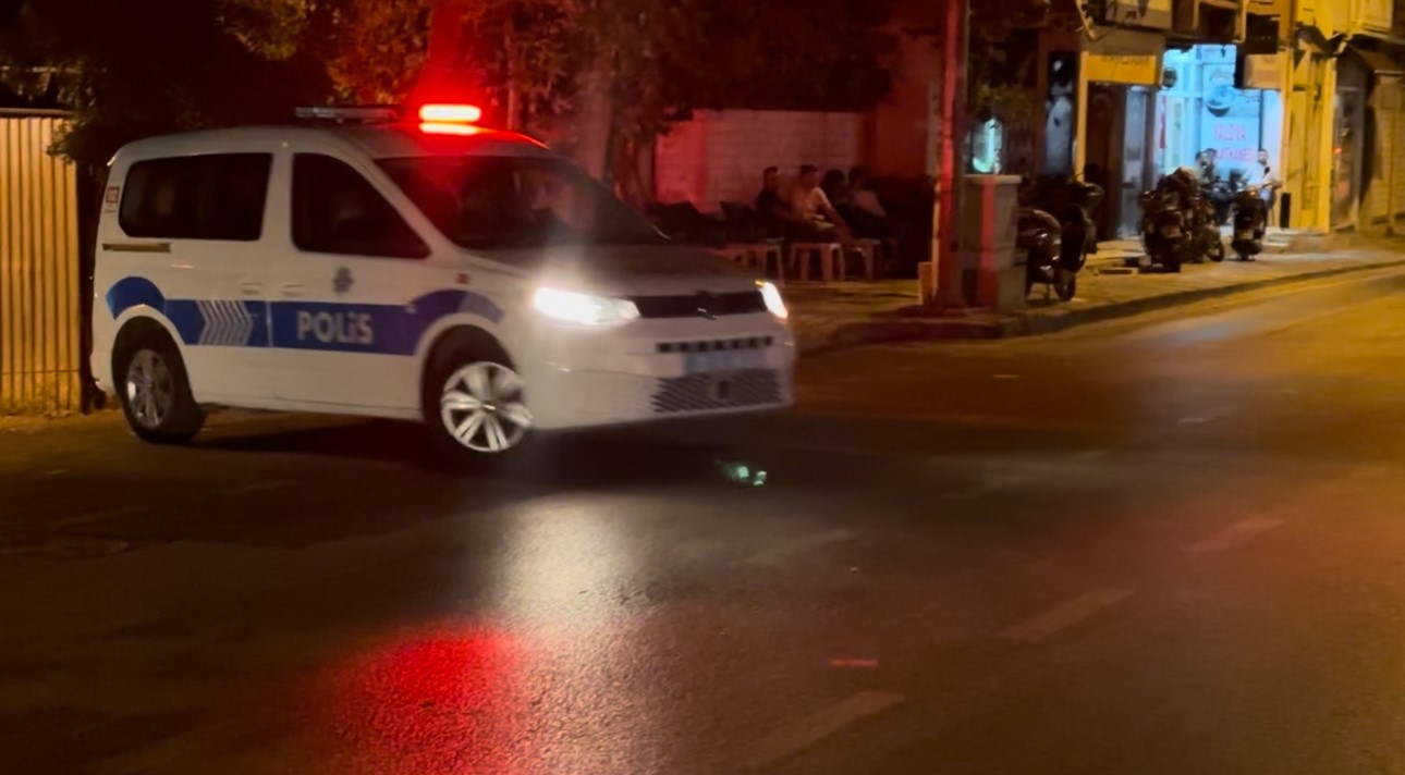 Edirne&rsquo;de otomobilin &ccedil;arptığı adam yaralandı
