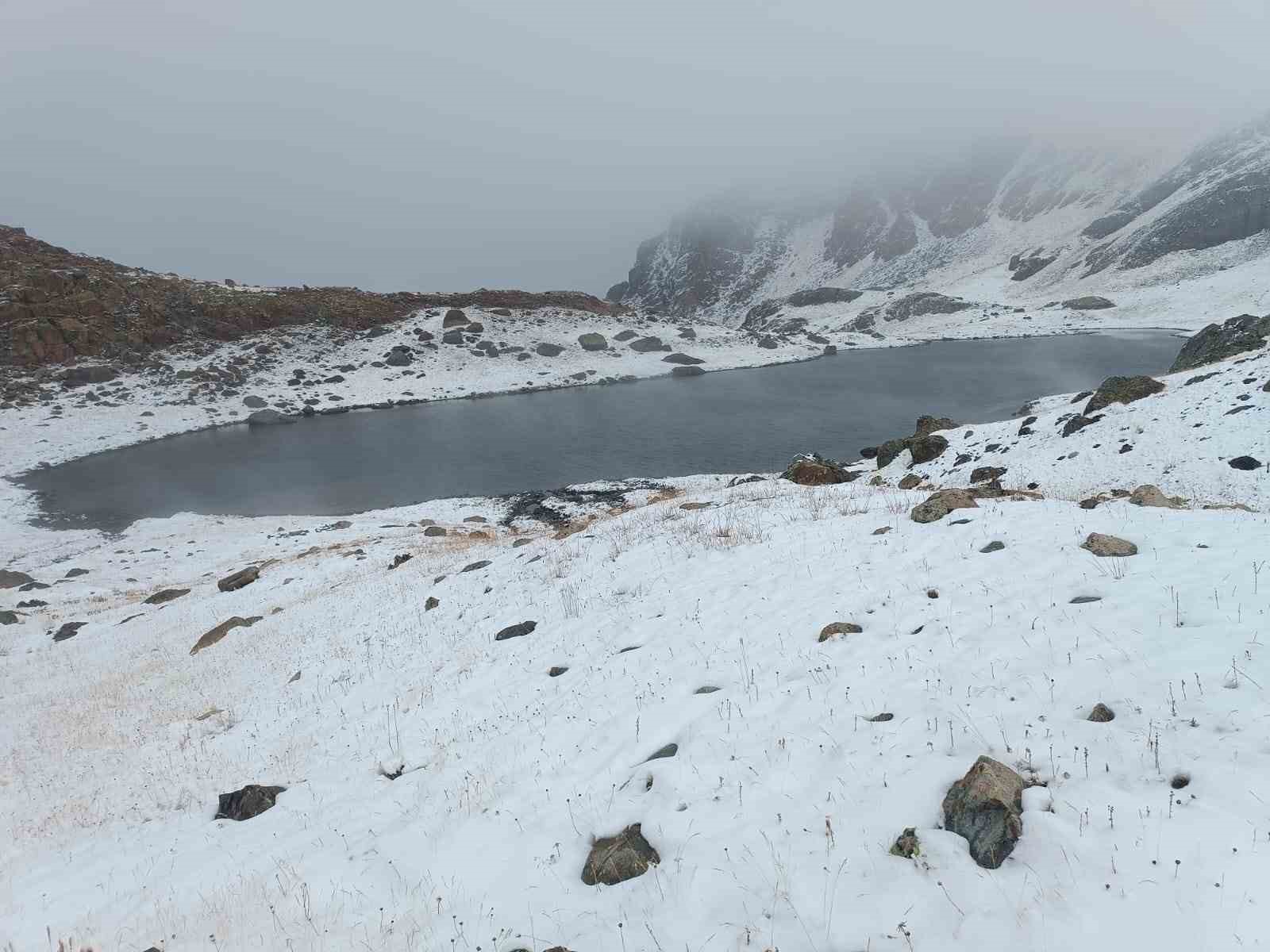 Yedigöller’de muhteşem kar manzarası