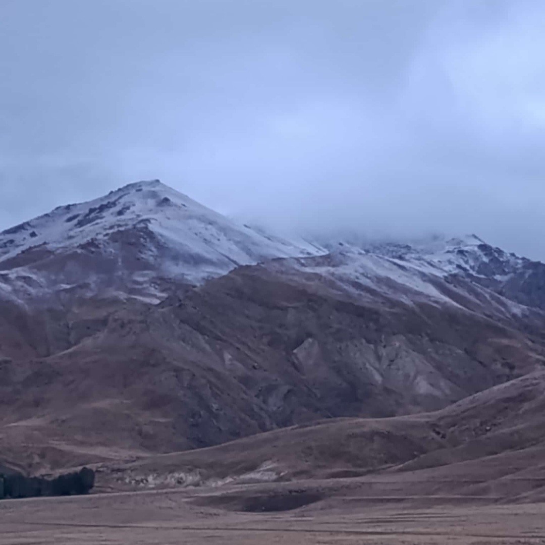 Başkale&rsquo;de mevsimin ilk karı yağdı
