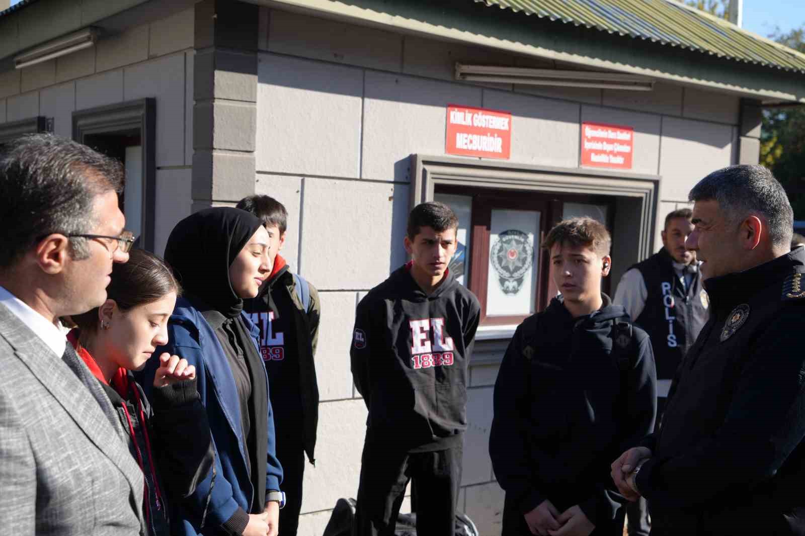 "Okullar bizim kırmızı çizgimiz"