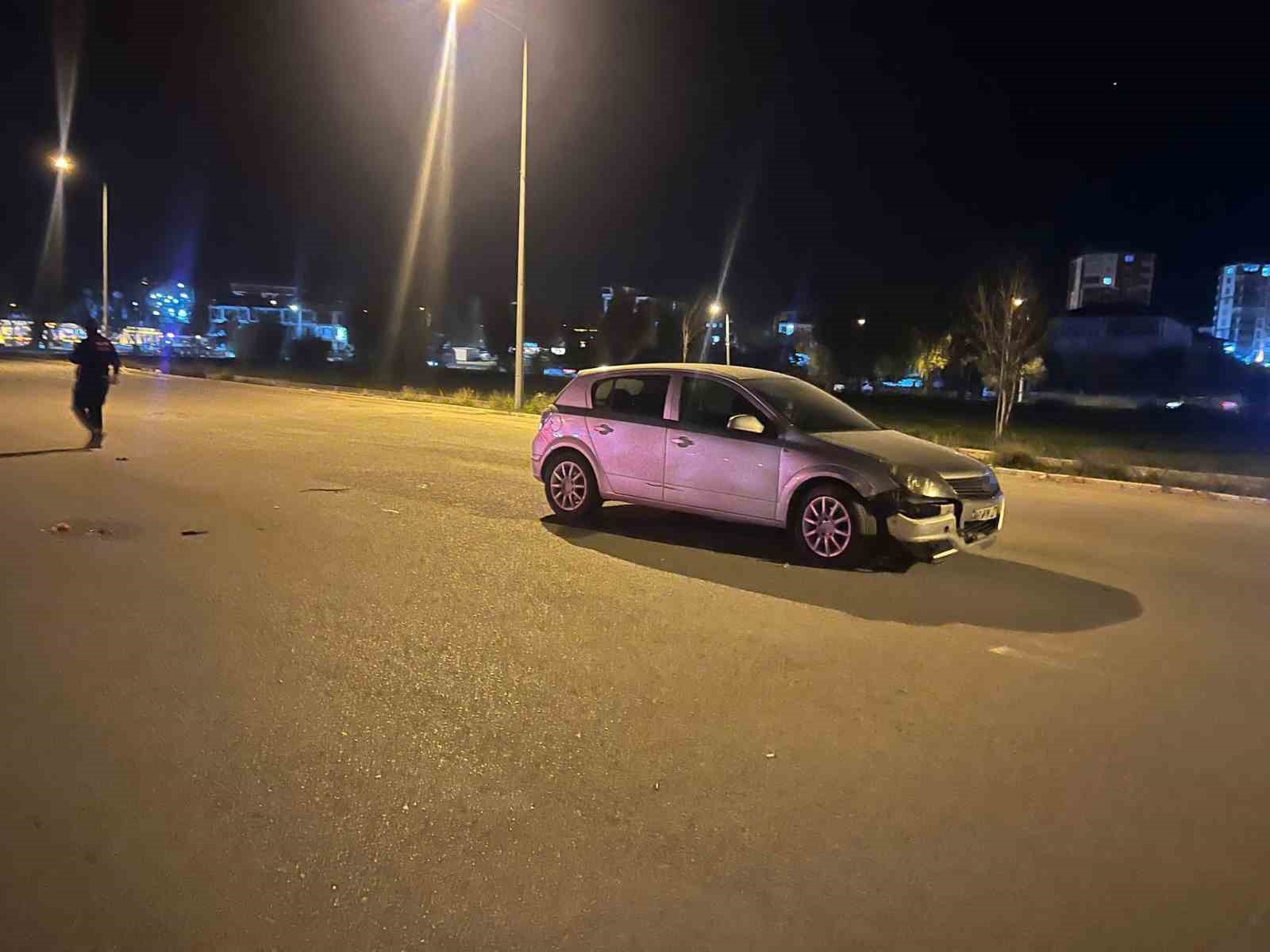 Otomobil ile motosiklet çarpıştı: 1 ölü