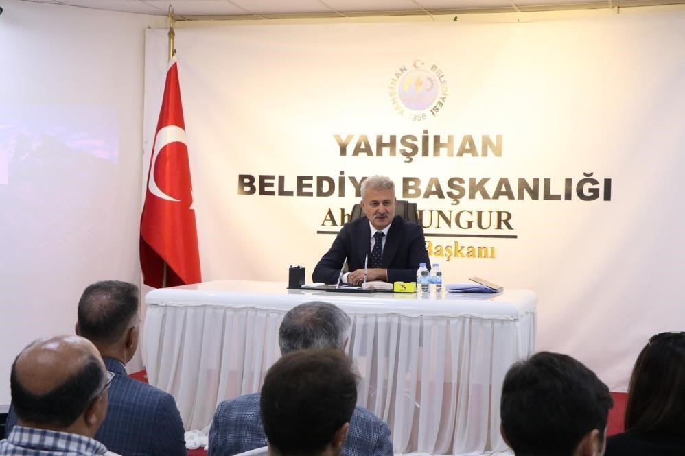 Belediye Başkanı Ahmet Sungur’un arasında bulunduğu 8 şüpheli adliyeye sevk edildi
