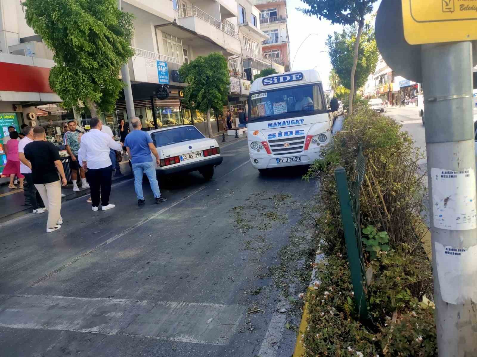 Kırmızı ışık ihlali kazayı beraberinde getirdi