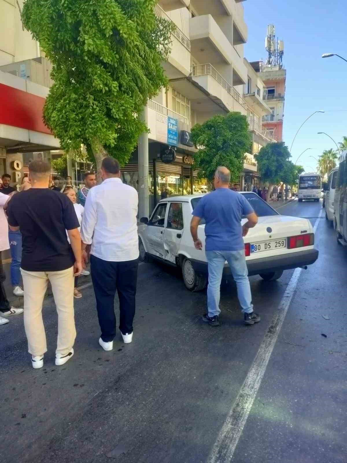 Kırmızı ışık ihlali kazayı beraberinde getirdi
