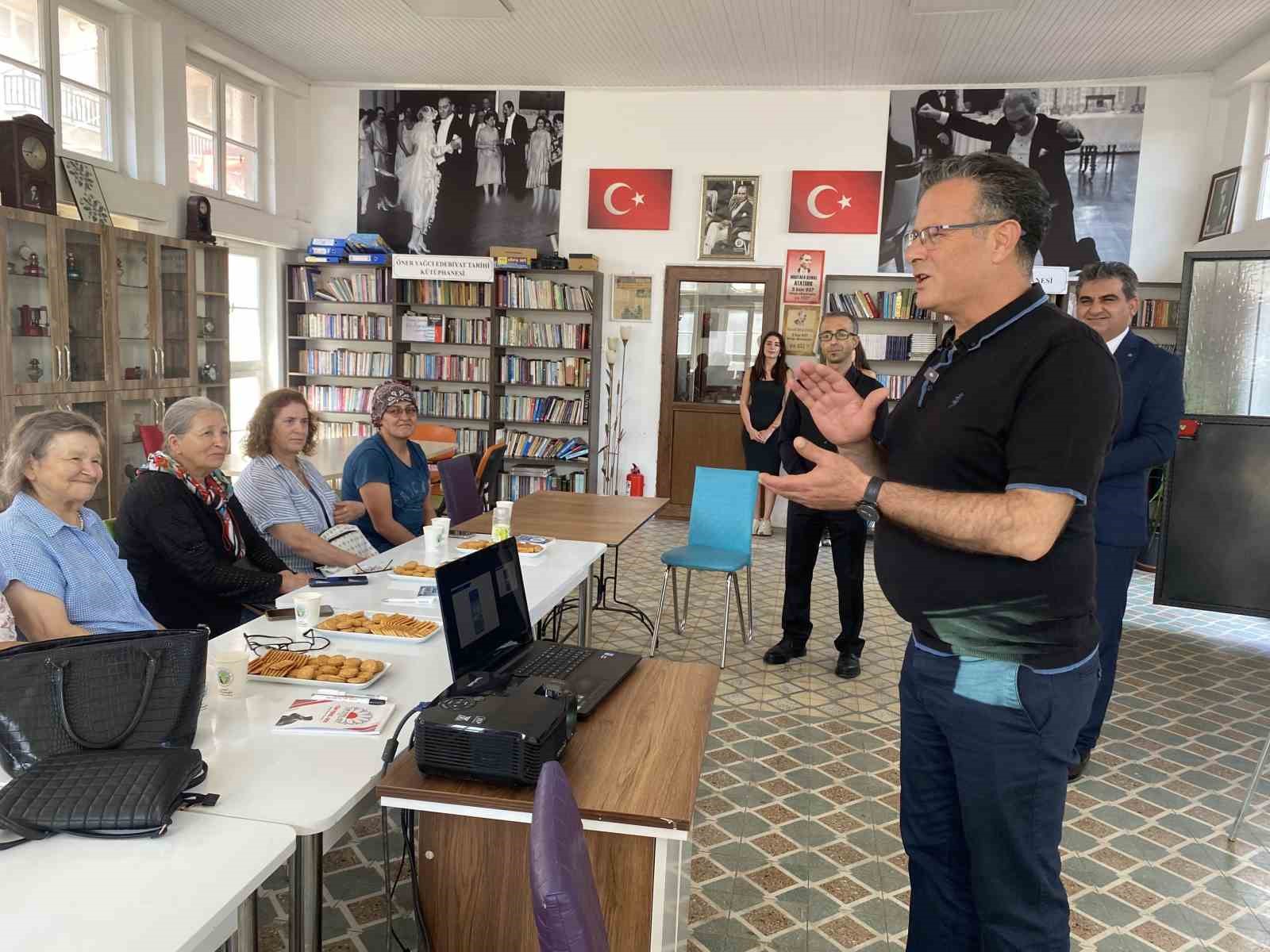 Alaşehir’de yaşlı ve emeklilere uygulamalı mobil bankacılık kursu
