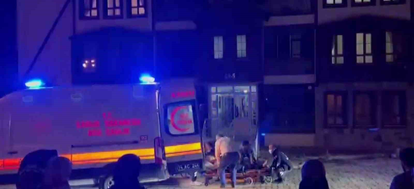 Haber alınamayan yaşlı kadın, evinde baygın halde bulundu