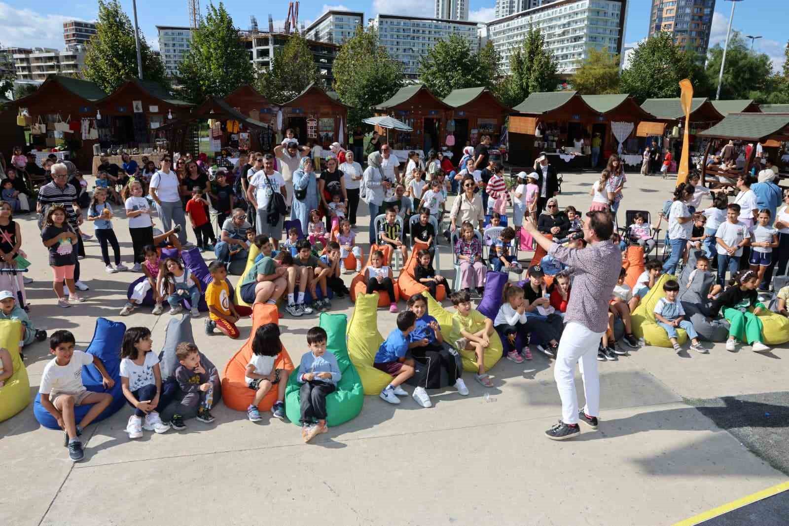 Küçükçekmece’de 90’lar coşkusuyla yaza veda