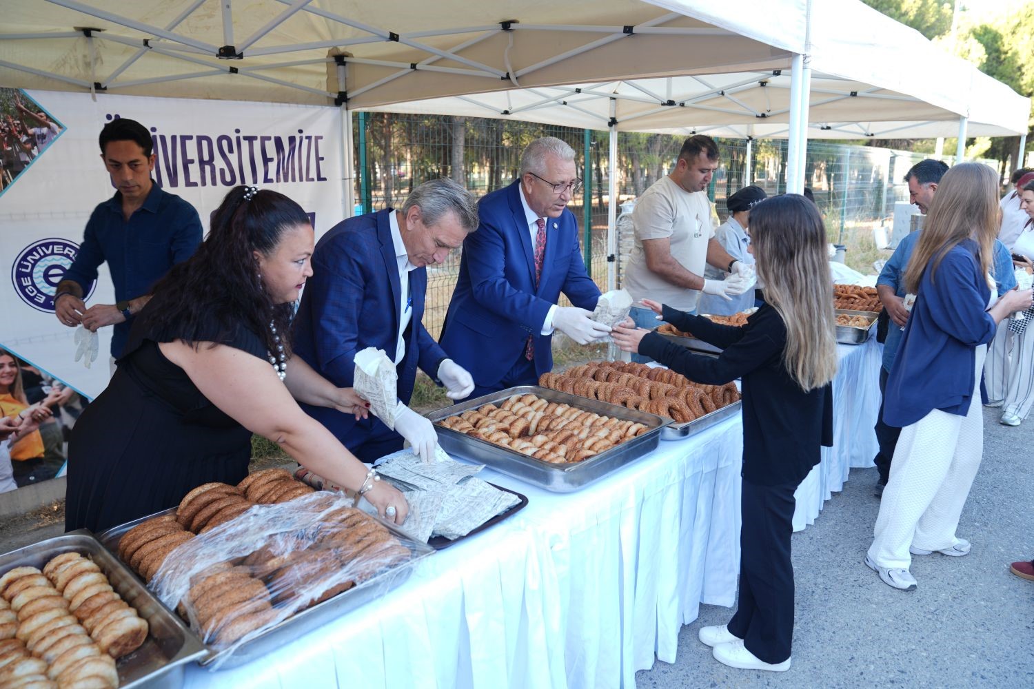Rektör Prof. Dr. Budak’tan öğrencilere "boyozlu" karşılama