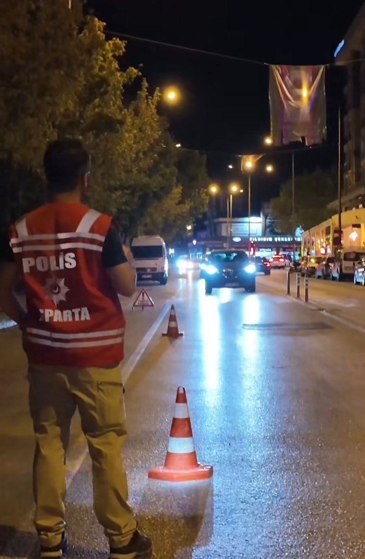 Isparta&rsquo;da son bir haftada 33 binden fazla kişi sorgulandı 20 aranan şahıs yakalandı
