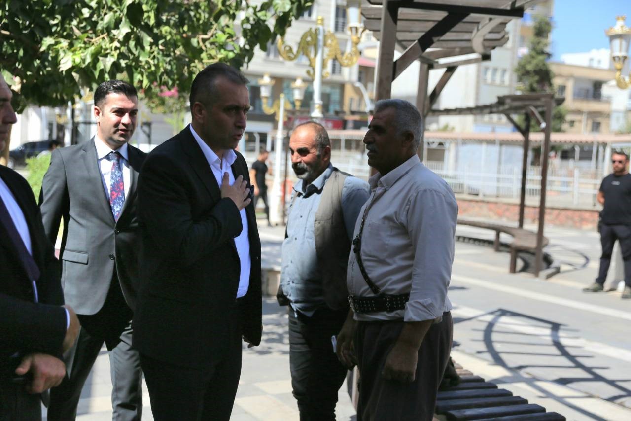 Şırnak İl Emniyet Müdürü Sazak Silopi’de vatandaşlarla bir araya geldi