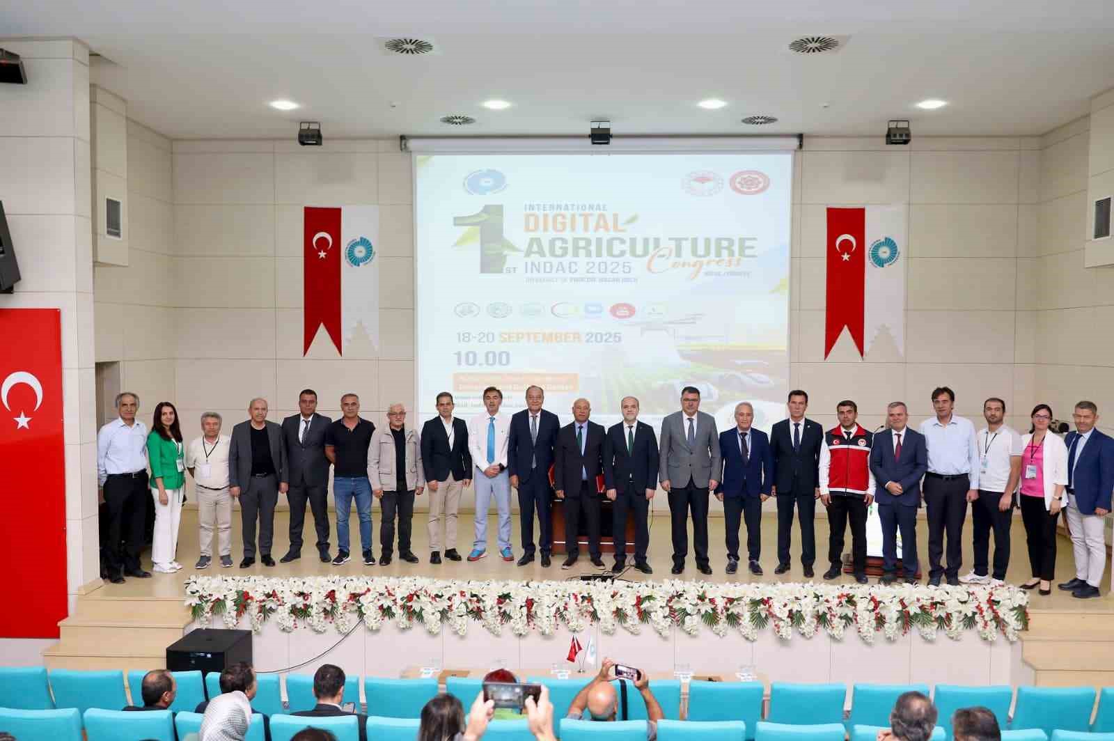 Dijital tarımın geleceği Niğde’de masaya yatırıldı