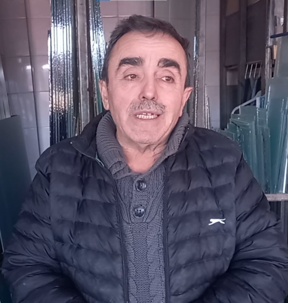 Gedizli hayırsever Mehmet &Ouml;zdemir&rsquo;den &ouml;ğrencilere b&uuml;y&uuml;k destek
