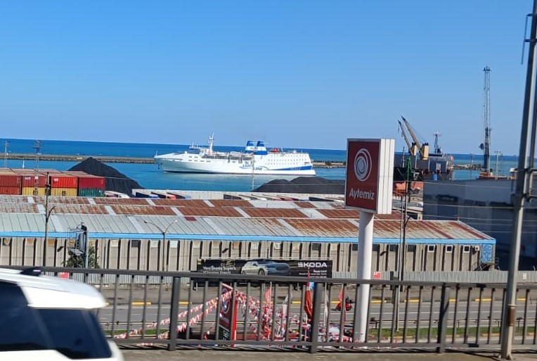 Trabzon Limanına gelen feribot heyecanlandırdı
