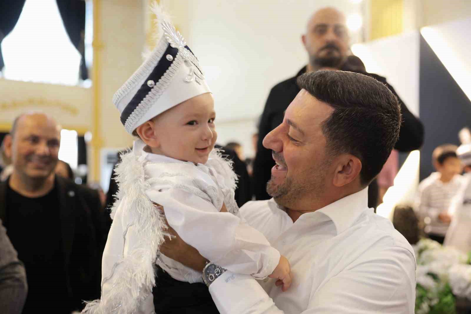 Festival Gibi S&uuml;nnet Ş&ouml;leni
