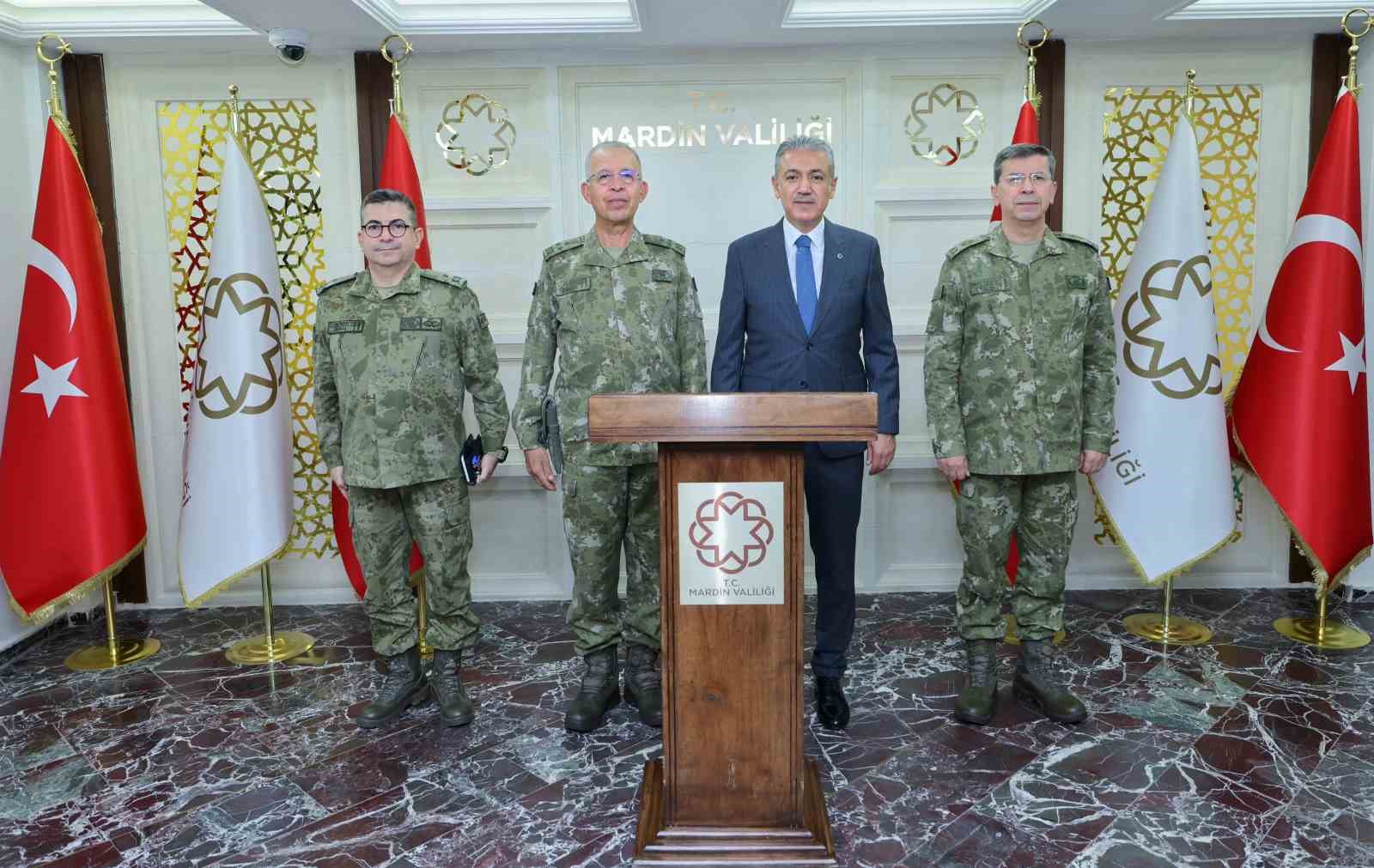2. Ordu Komutanı Korgeneral Topaloğlu, Mardin Valisi Akkoyun ile bir araya geldi