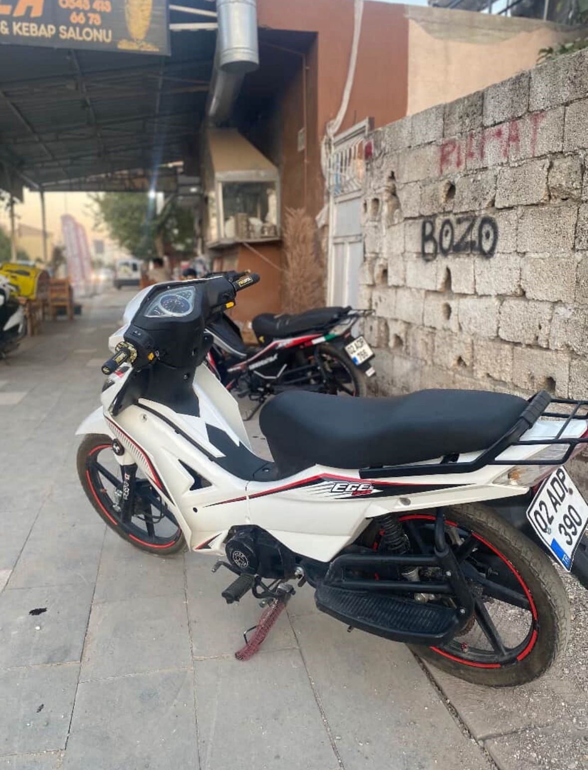 Park halindeki motosiklet çalındı