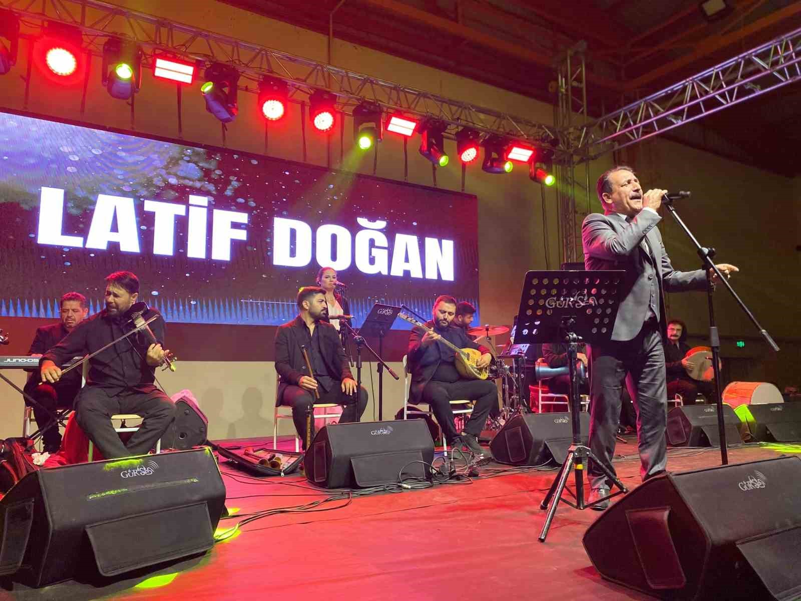 Arpaçay’da aşıklar ve halk müziği şöleni