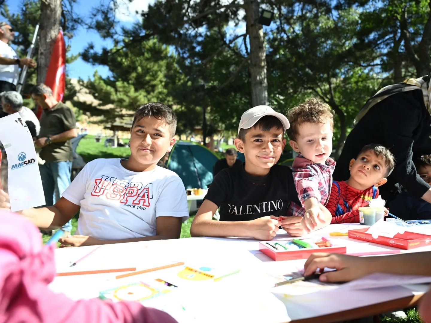 Yeşilyurt&rsquo;ta aile bağlarını g&uuml;&ccedil;lendiren &ccedil;adır kampı d&uuml;zenlendi
