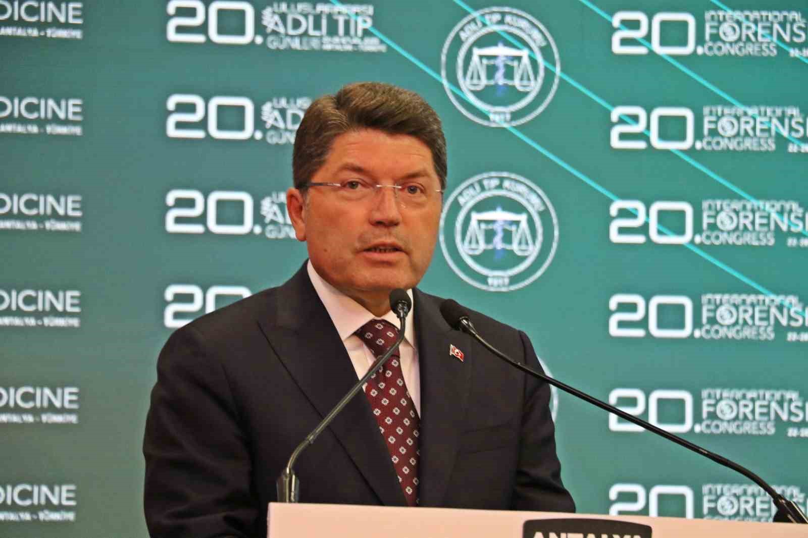 Bakan Tunç: "Gazze’deki soykırım uluslararası mahkemelerin inandırıcılığını kaybettiğini bütün dünyaya göstermiş durumda"