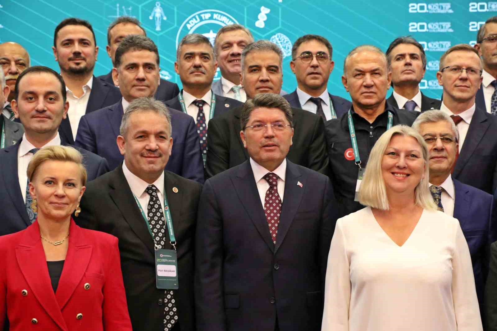 Bakan Tun&ccedil;: "Gazze&rsquo;deki soykırım uluslararası mahkemelerin inandırıcılığını kaybettiğini b&uuml;t&uuml;n d&uuml;nyaya g&ouml;stermiş durumda"
