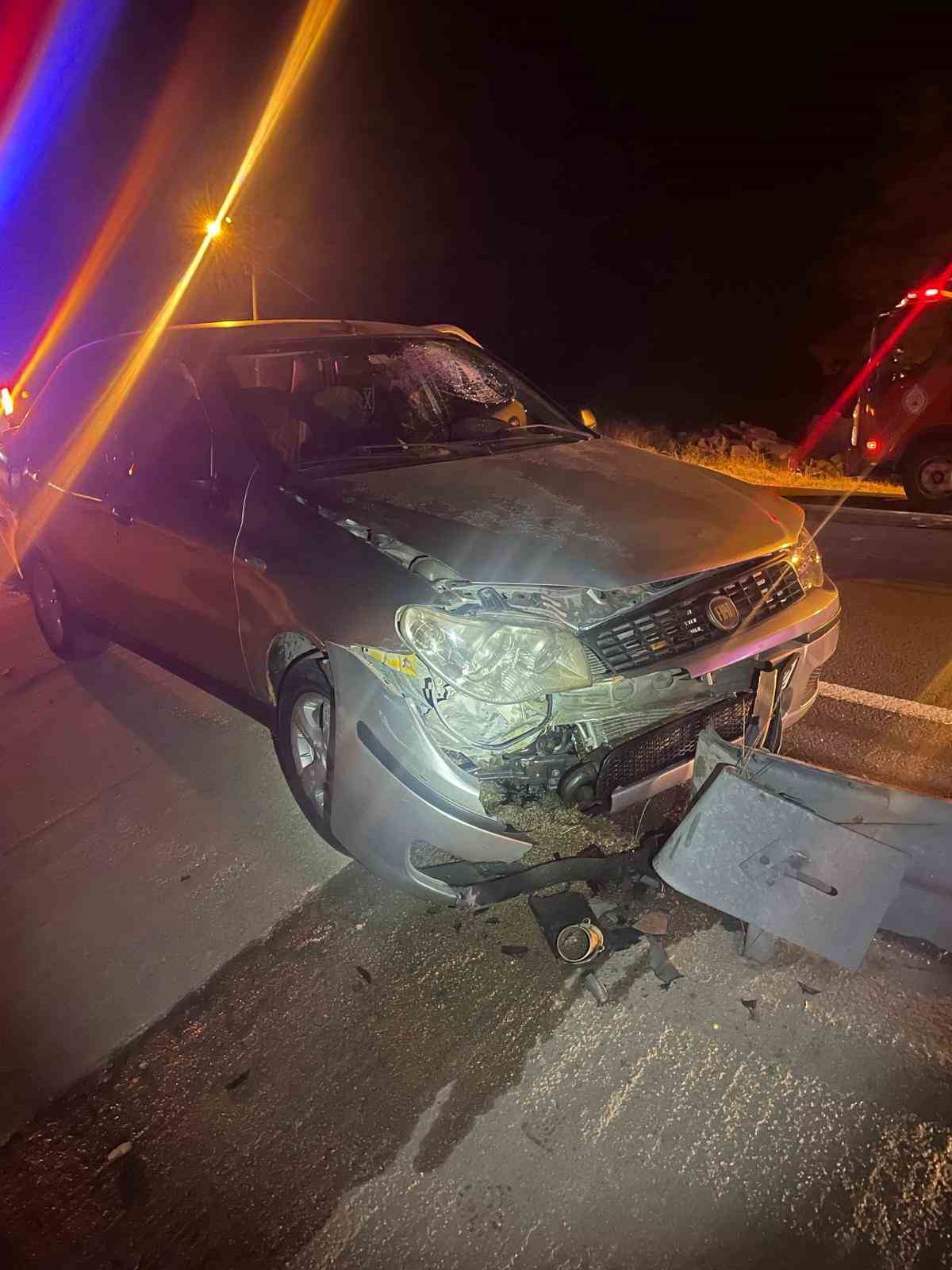 Keşan’da otomobil bariyerlere çarptı: 1 yaralı