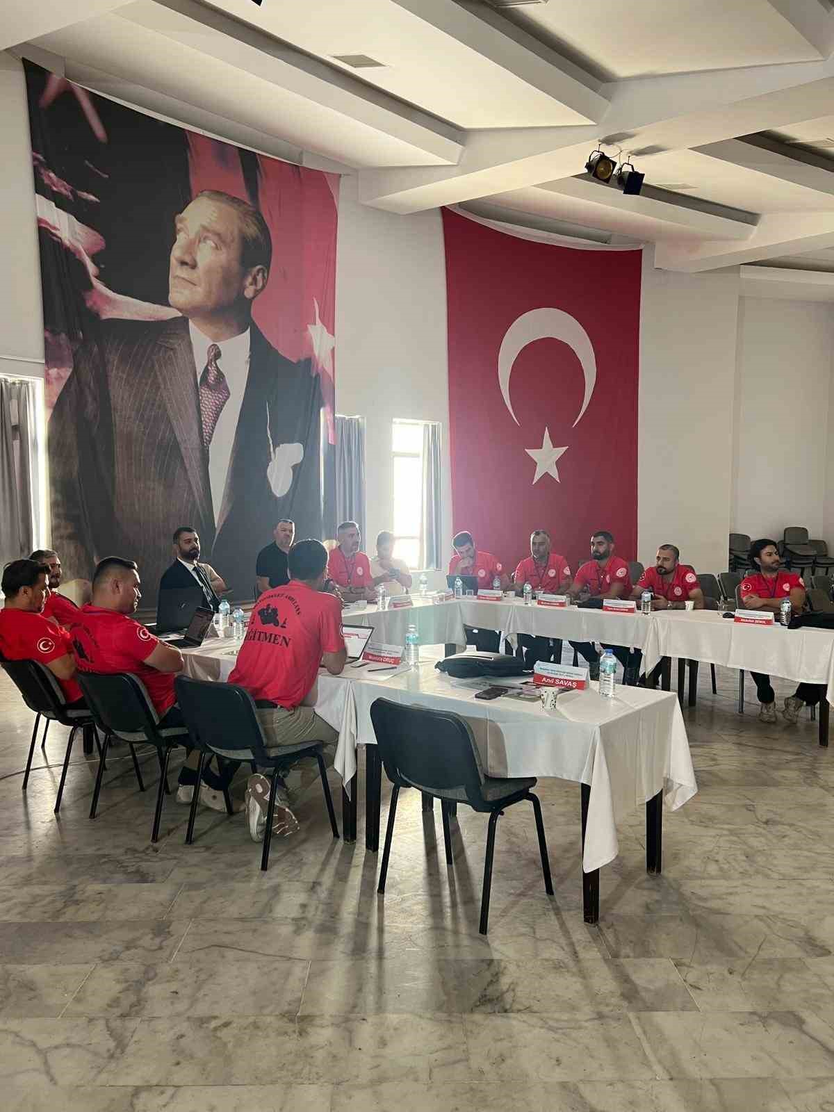 Marmaris&rsquo;te motosiklet s&uuml;r&uuml;ş g&uuml;venliği eğitimi başladı
