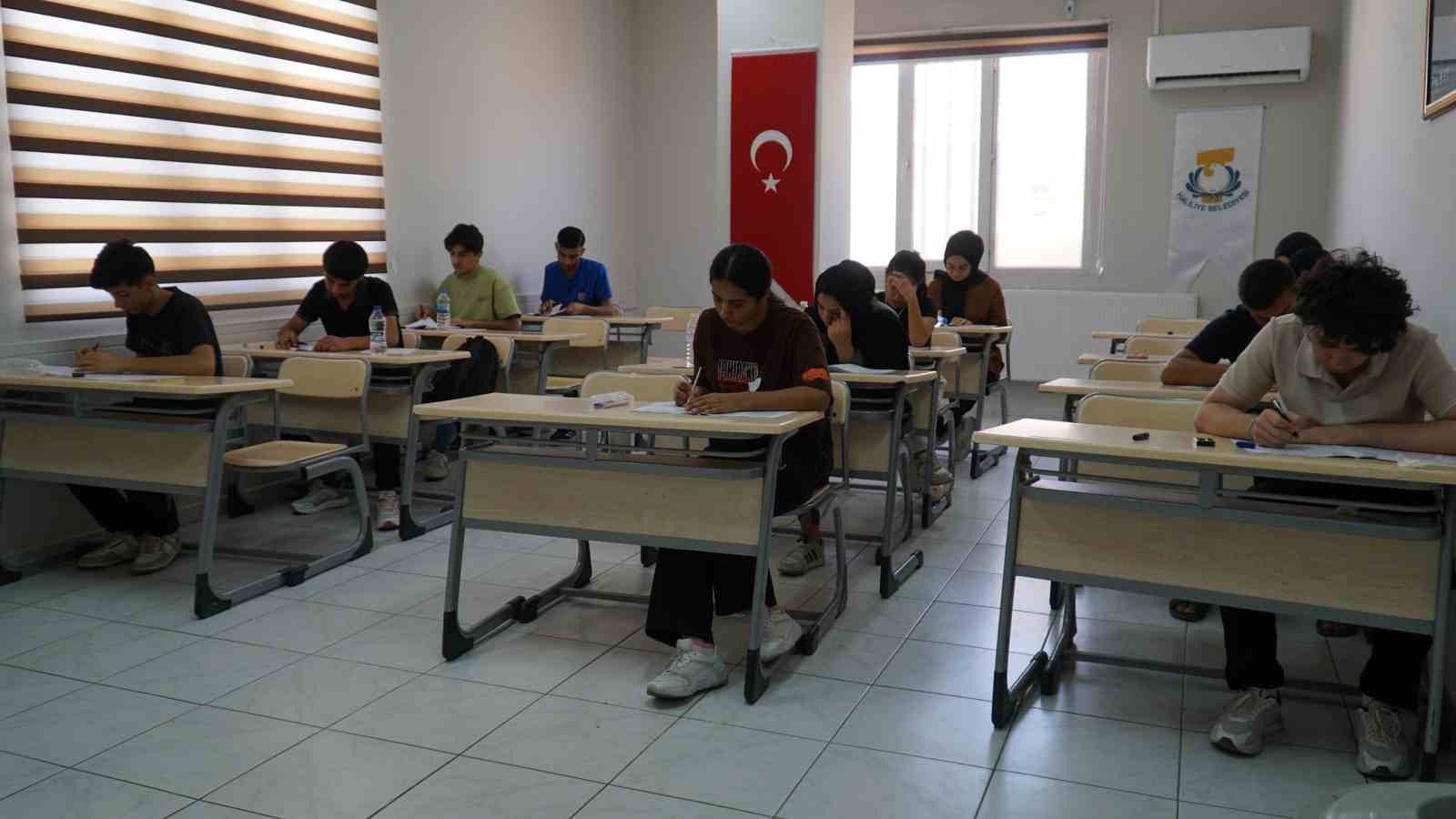 Haliliye Belediyesinden gen&ccedil;lerin eğitimine destek
